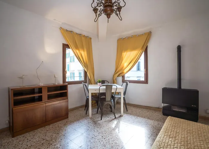 Apart Otel Leone Floransa